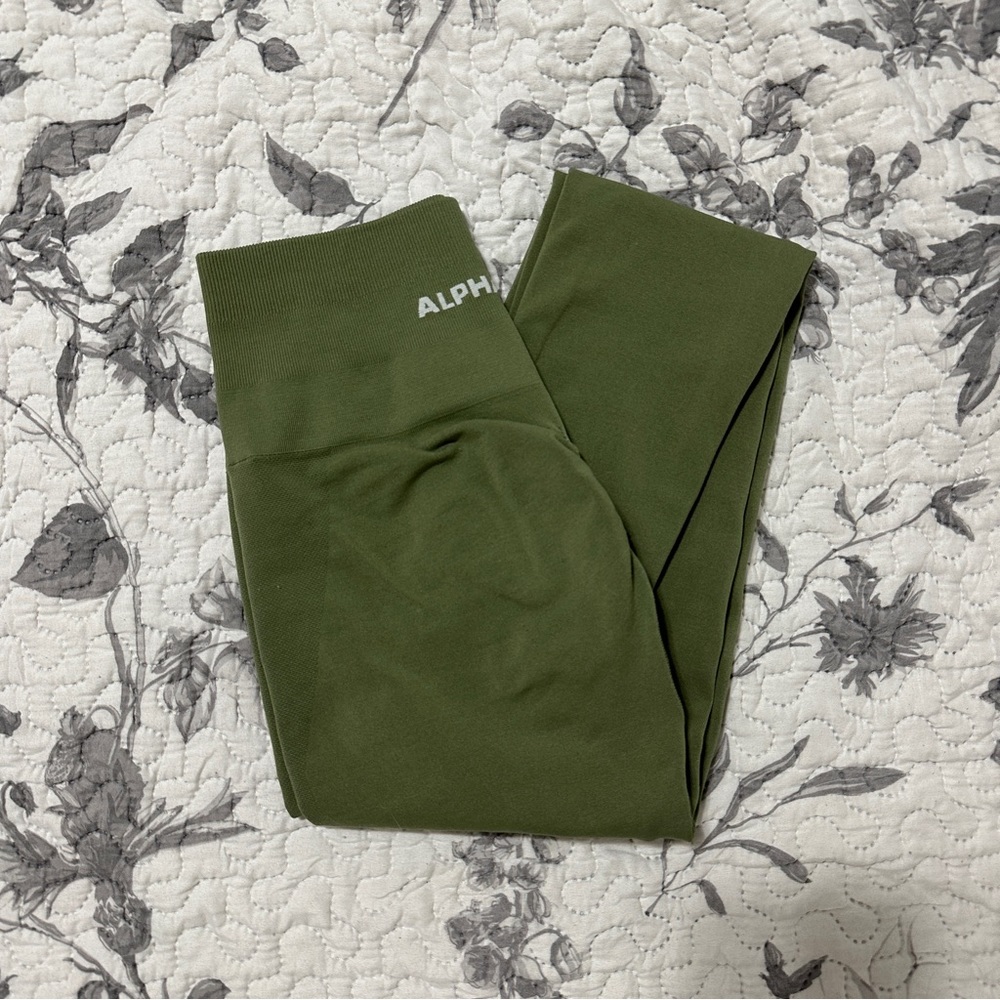 Alphalete Amplify Legging in Dusty Green (XS)